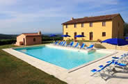 Podere La Veduta, near San Gimignano, sleeps 17