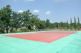 Tennis court at La Contea, Tuscany