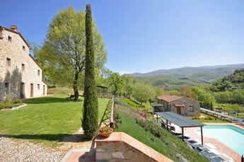 Villa Casentino, with private pool, sleeps 23, Tuscany. Find it in our holiday brochures.