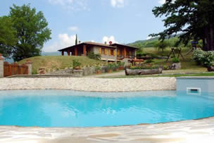 La Casa di Peter, villa sleeps 8 with private pool and table tennis