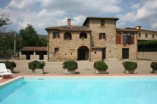 Il Pasqualino, villa sleeps 8 with private pool and table tennis