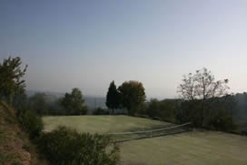 Agriturismo Bevignano tennis court
