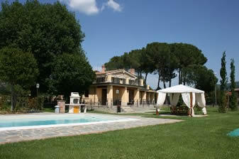 Villa Cappuccini, to sleep 14 with private pool, walk to town