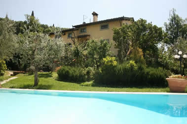 Villa degli Olivi, walk to town, priate pool, sleeps 15, tuscany