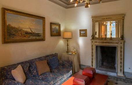 Villa Cevoli Small reception room