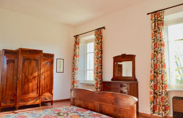 Light and airy bedroom