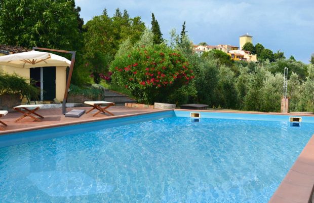 Swimming pool at Villa Guardavalle