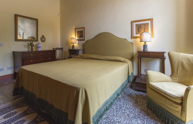 Villa La Cittadella: Bedroom with private detached bathroom