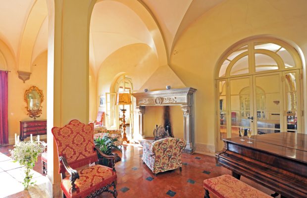 Villa Lungomonte: plenty of places to sit on the ground floor