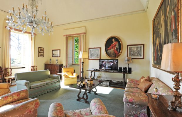 Villa Lungomonte: a corner of the large living room