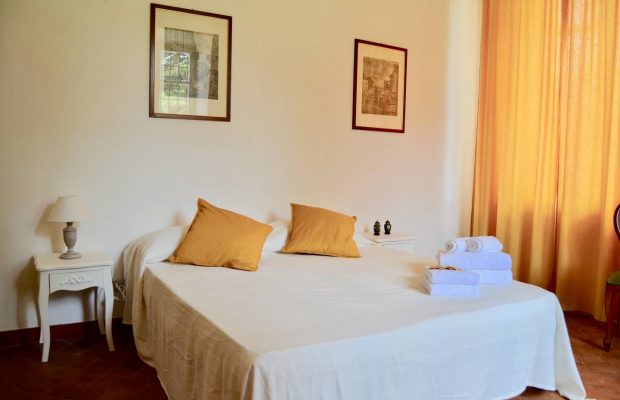 Villa Guardavalle: ground floor family bedroom (detail)
