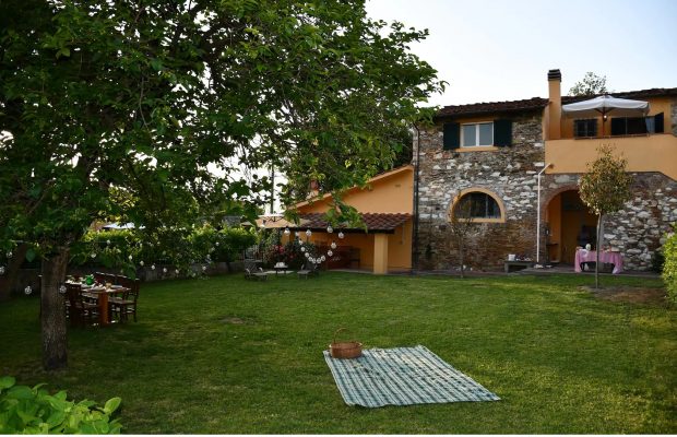 Pizza oven garden - picnic or long table available